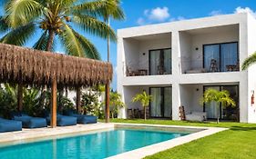 Luau Hotel